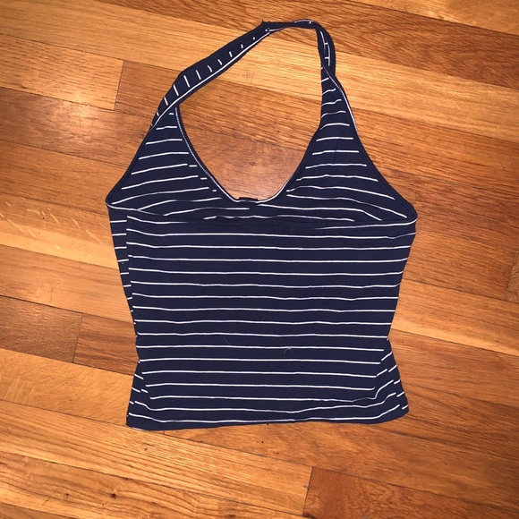 Must-Have Halter Top - Picture 2 of 4